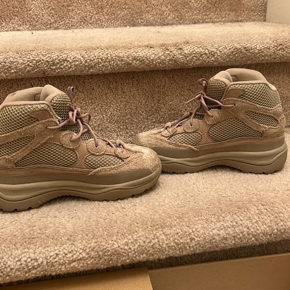 kids yeezy boots